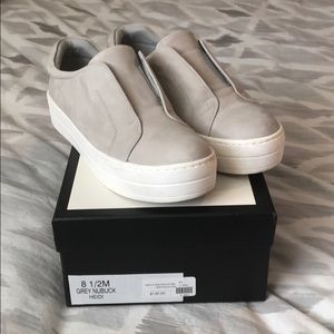 J Slides Heidi Lt Grey Nubuck Flats